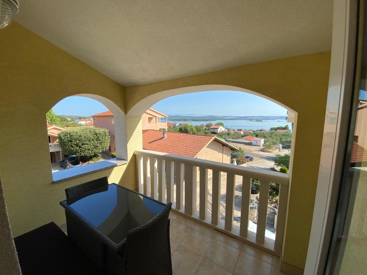 Apartments Villa Lora Kraj  외부 사진