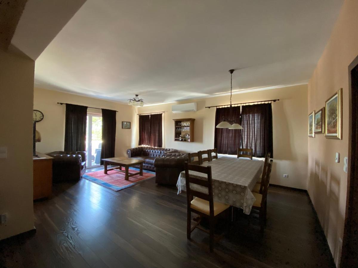 Apartments Villa Lora Kraj  외부 사진