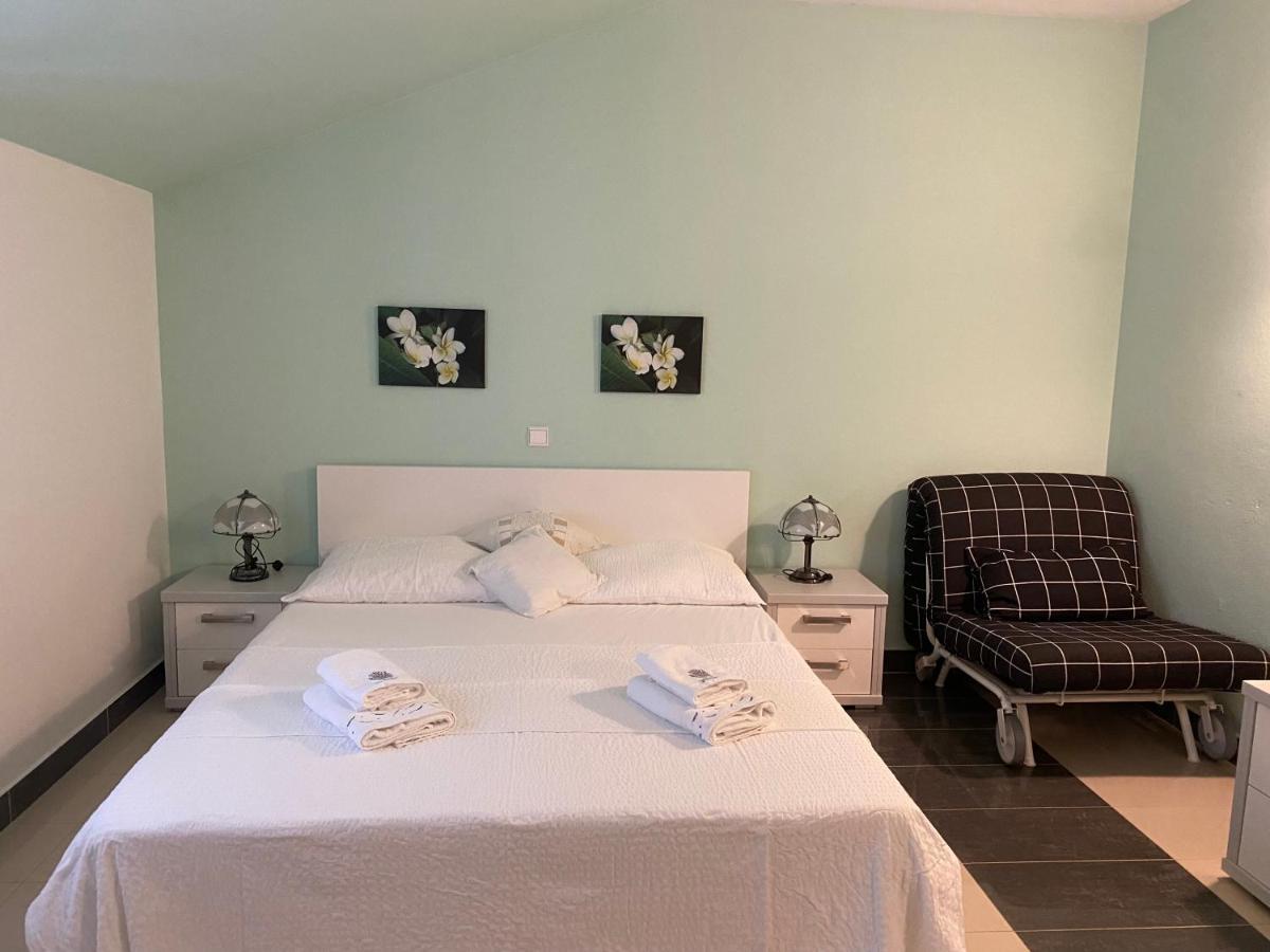 Apartments Villa Lora Kraj  외부 사진